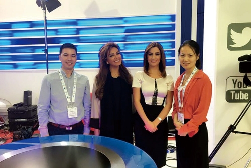 2017年，德威團(tuán)隊(duì)在休斯敦石油天然氣展覽會(huì)上接受美國(guó)SKY-NEWS采訪